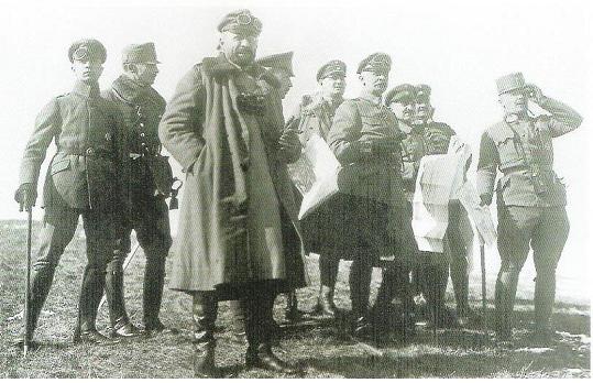 Román katonatisztek a fronton