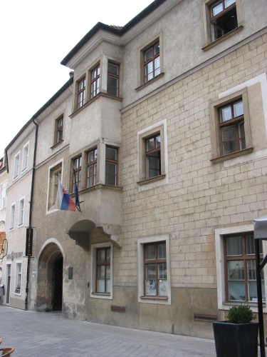 Az Academia Istropolitana Pozsonyban,<br>Vitéz János esztergomi érsek alapította, <br>napjainkban Commennius Egyetem Pozsony (Bratislava, Szlovákia)